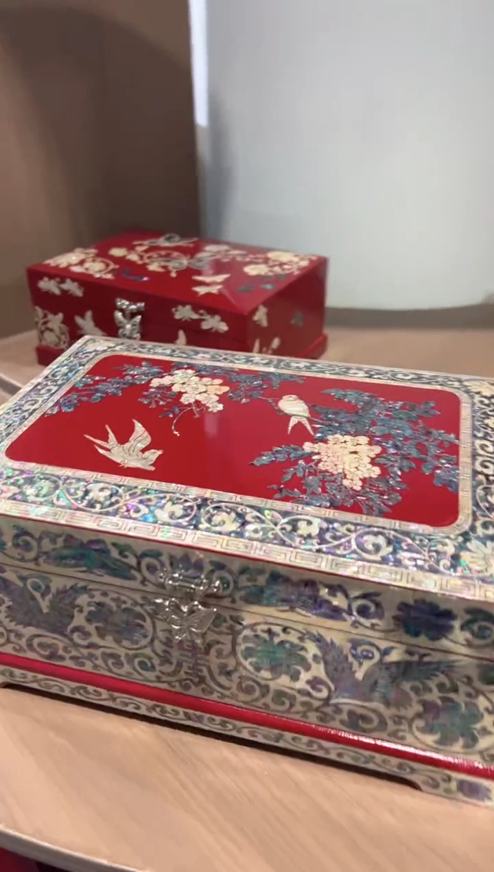 【闪购商品】按扣绒布底弘贝雅螺钿漆器文化馆