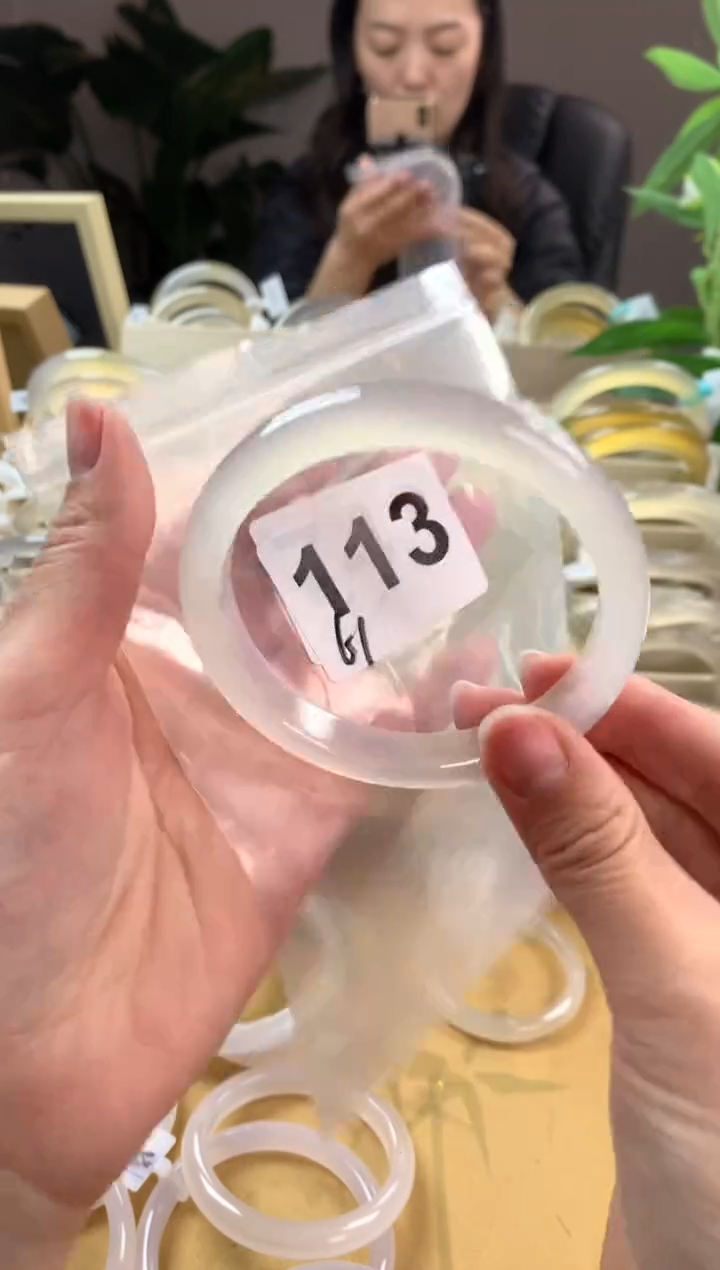 【闪购商品】玛瑙/玉髓手镯未镶嵌113