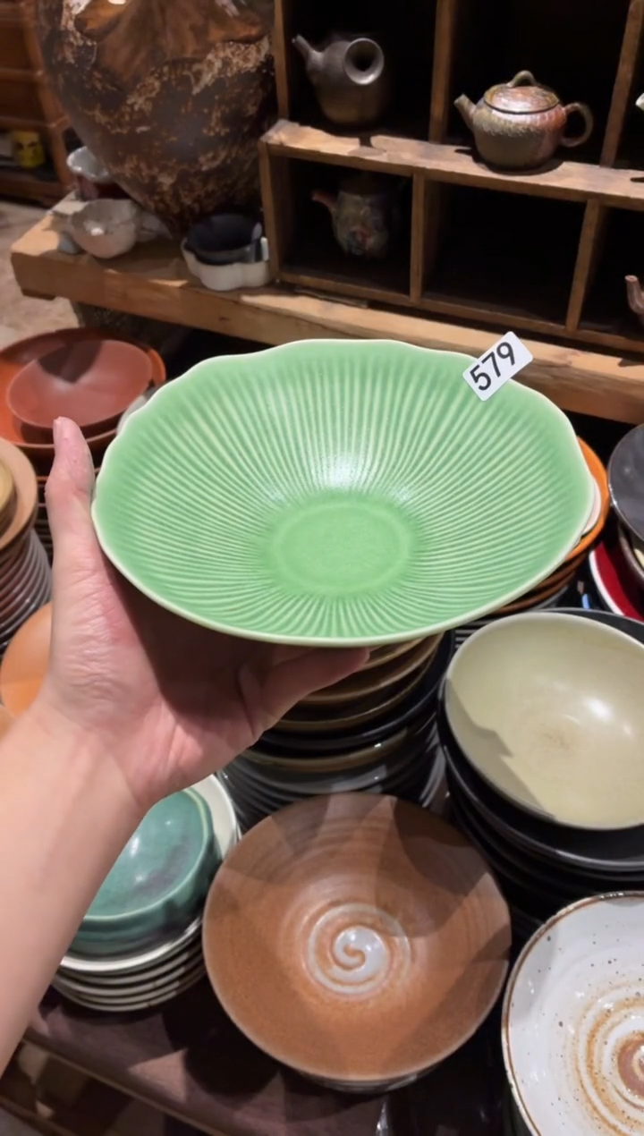 瓷片M****g579绿色手工花瓣盘1个