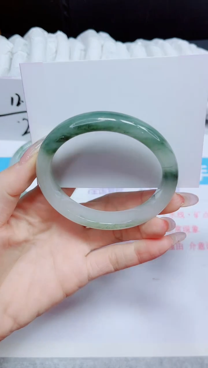 石英质玉手镯未镶嵌138.