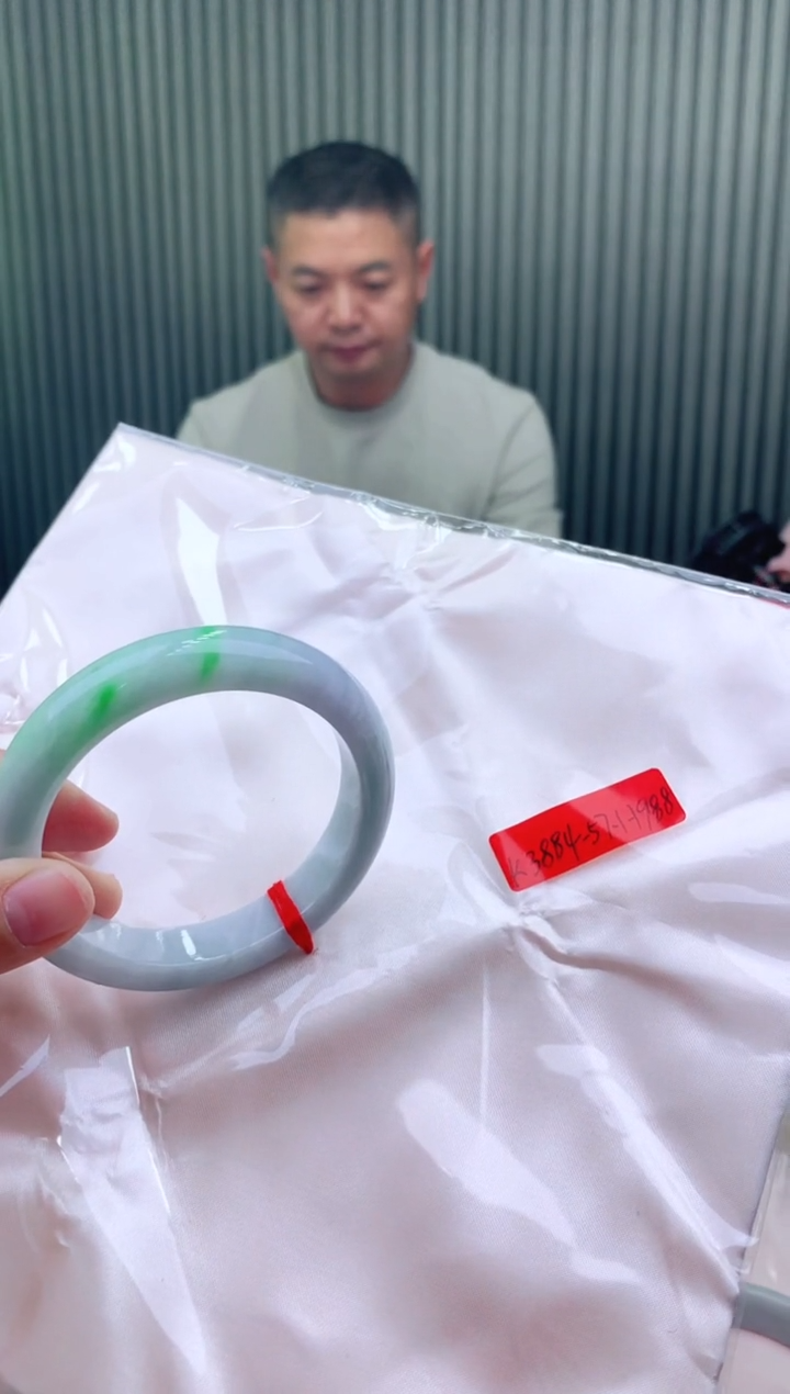 未镶嵌手镯翡翠57