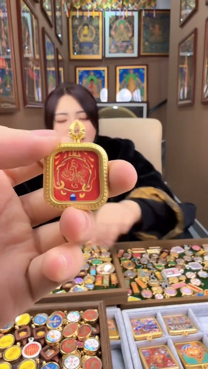 吊坠九子离火-热贡纯手绘唐卡