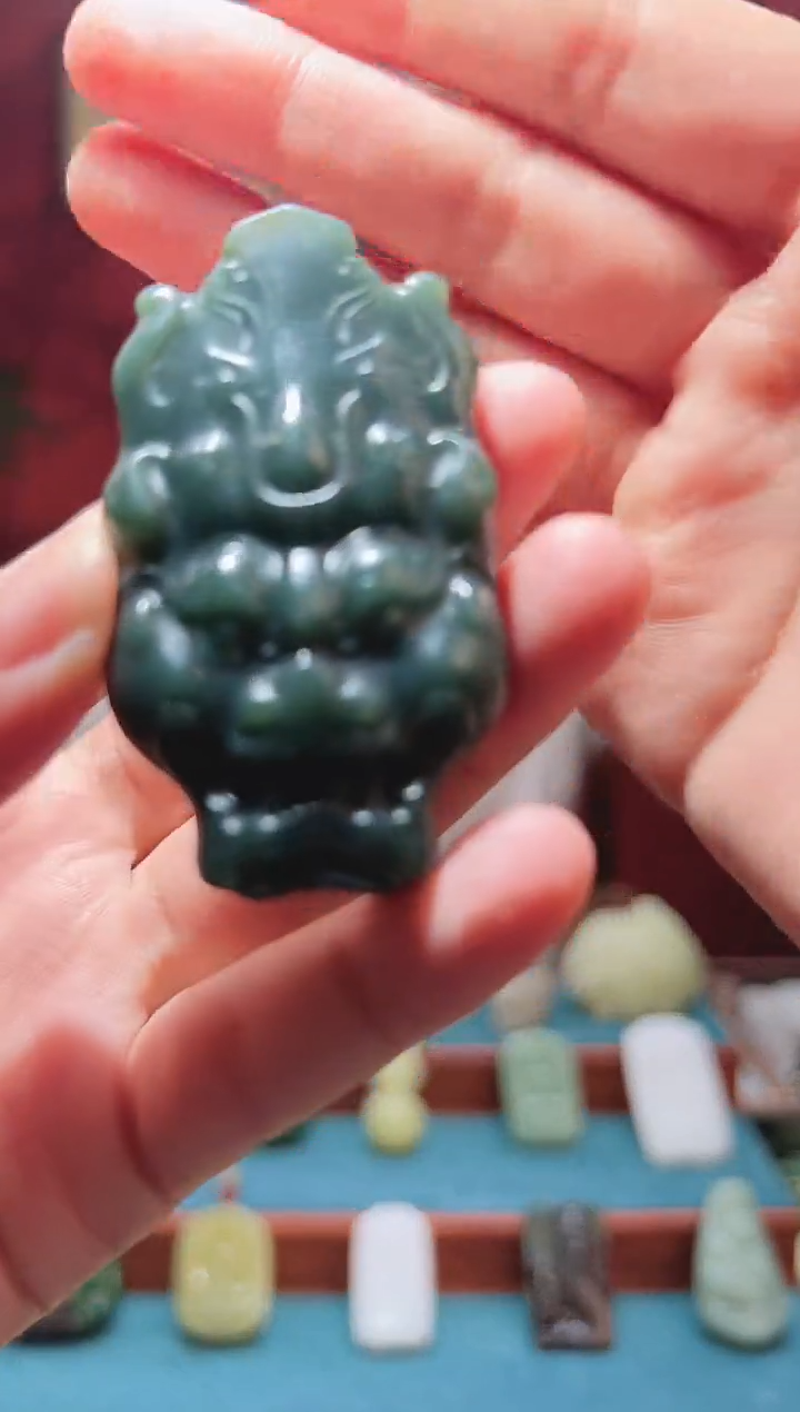 和田玉未镶嵌吊坠(不含链)1