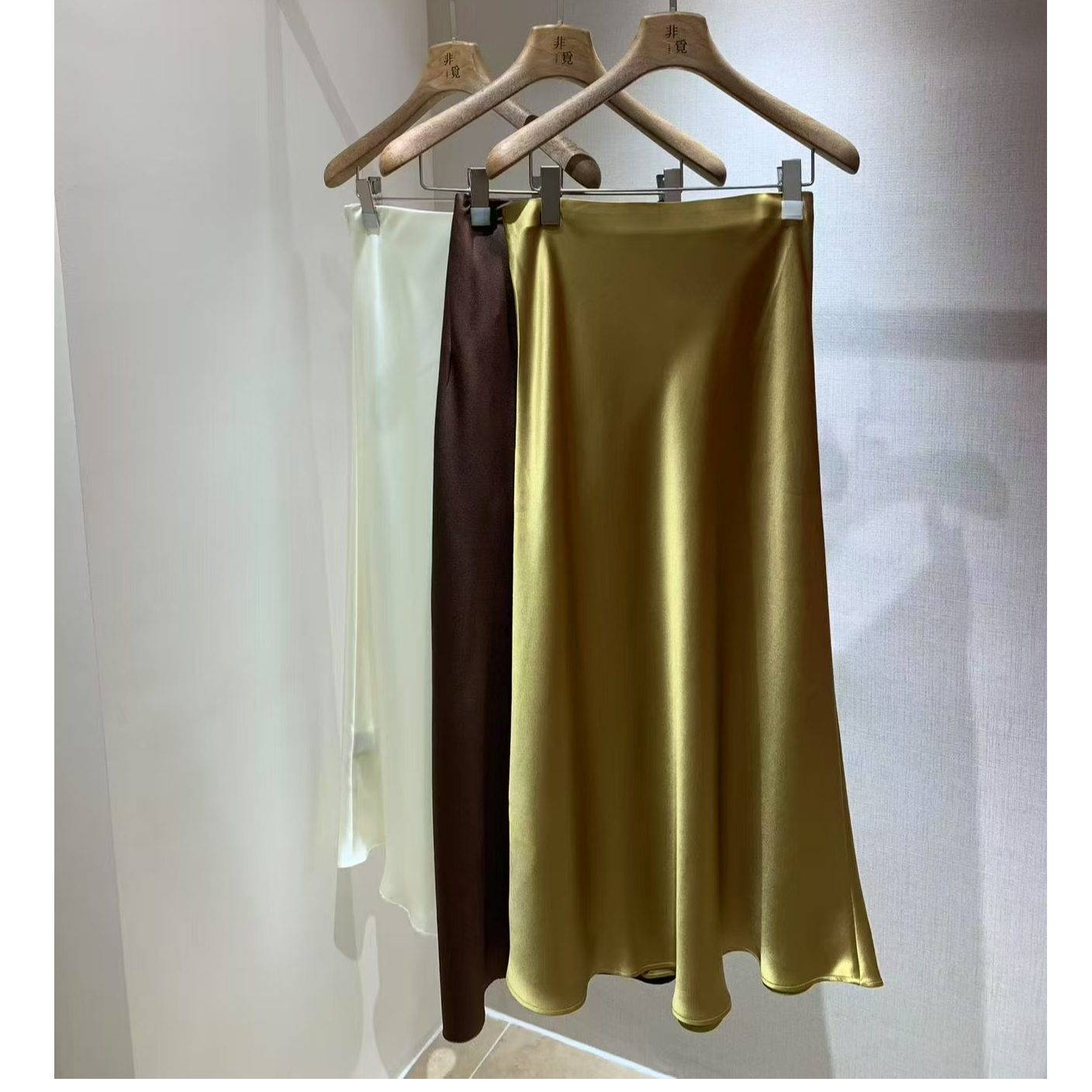 重工醋酸半身裙（三色可选）