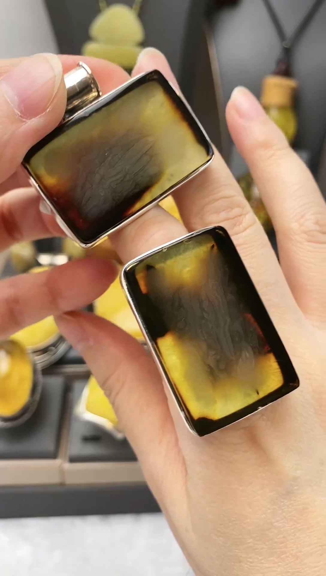 【闪购商品】琥珀裸石银S925镶嵌琥珀蜜蜡戒指吊坠两件套