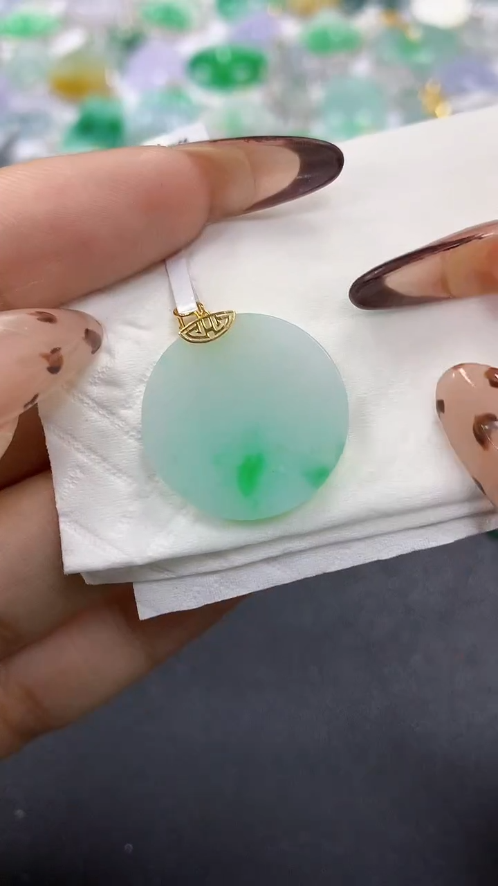 颈饰18K金镶嵌翡翠a货假一赔三支持复检百元上9元证书费自理