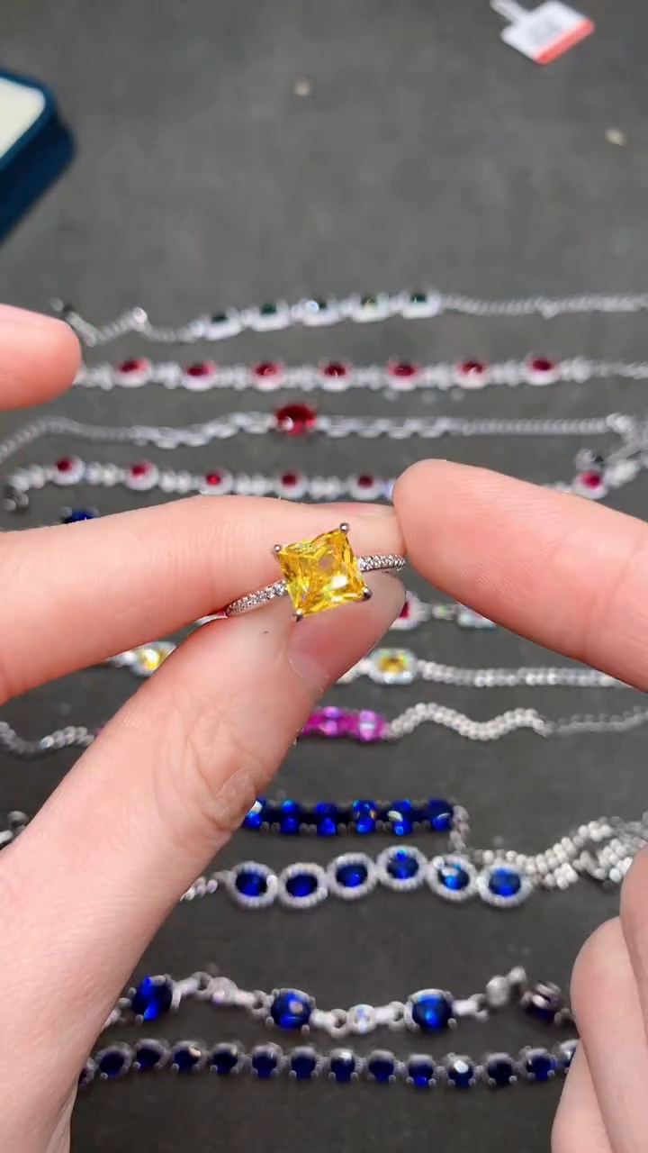 【闪购商品】彩色蓝宝石戒指银S925镶嵌.....