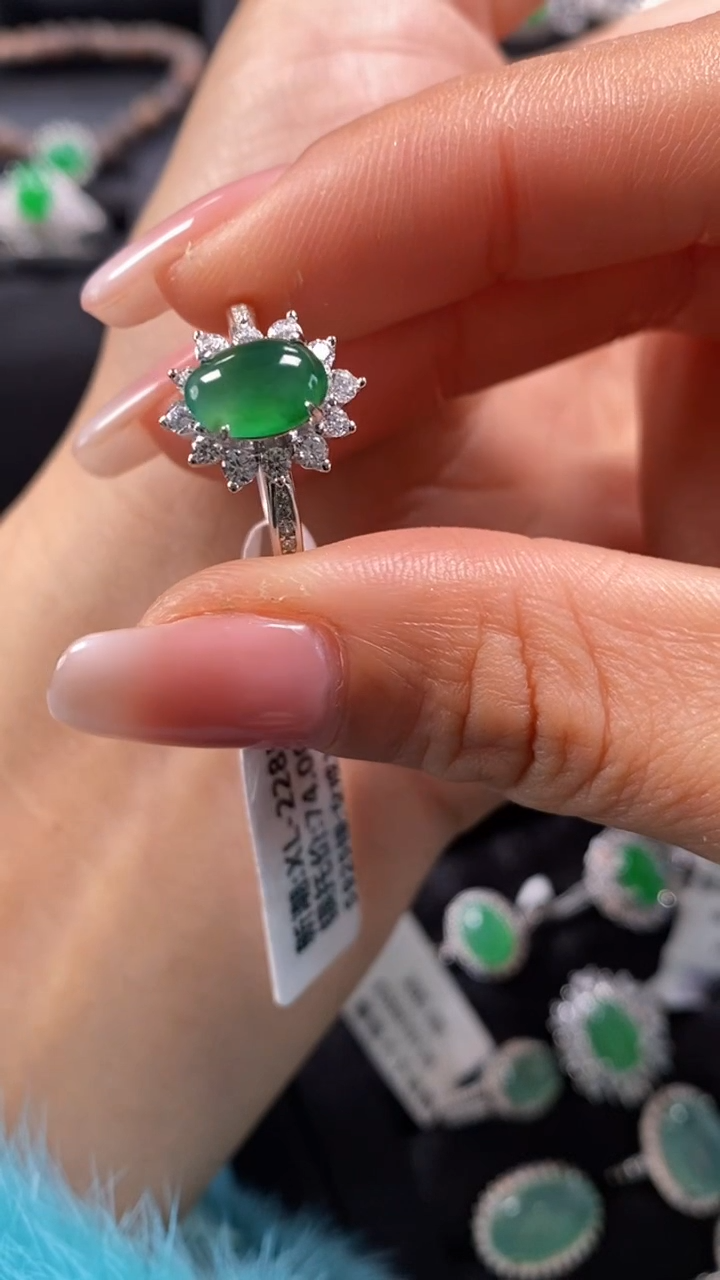 【闪购商品】翡翠戒指银S925镶嵌7700