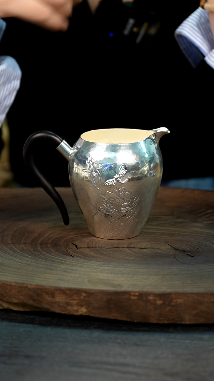 【闪购商品】手工锤纹银蜻蜓公道杯