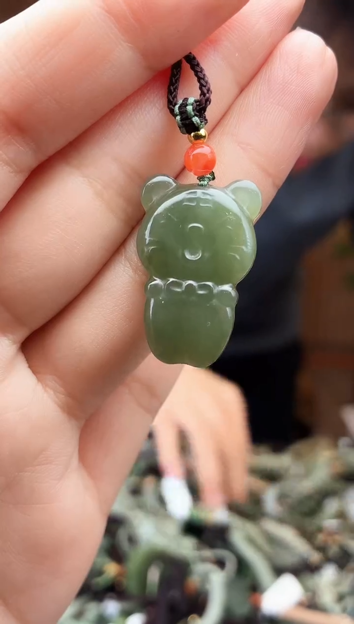 颈饰未镶嵌和田玉1