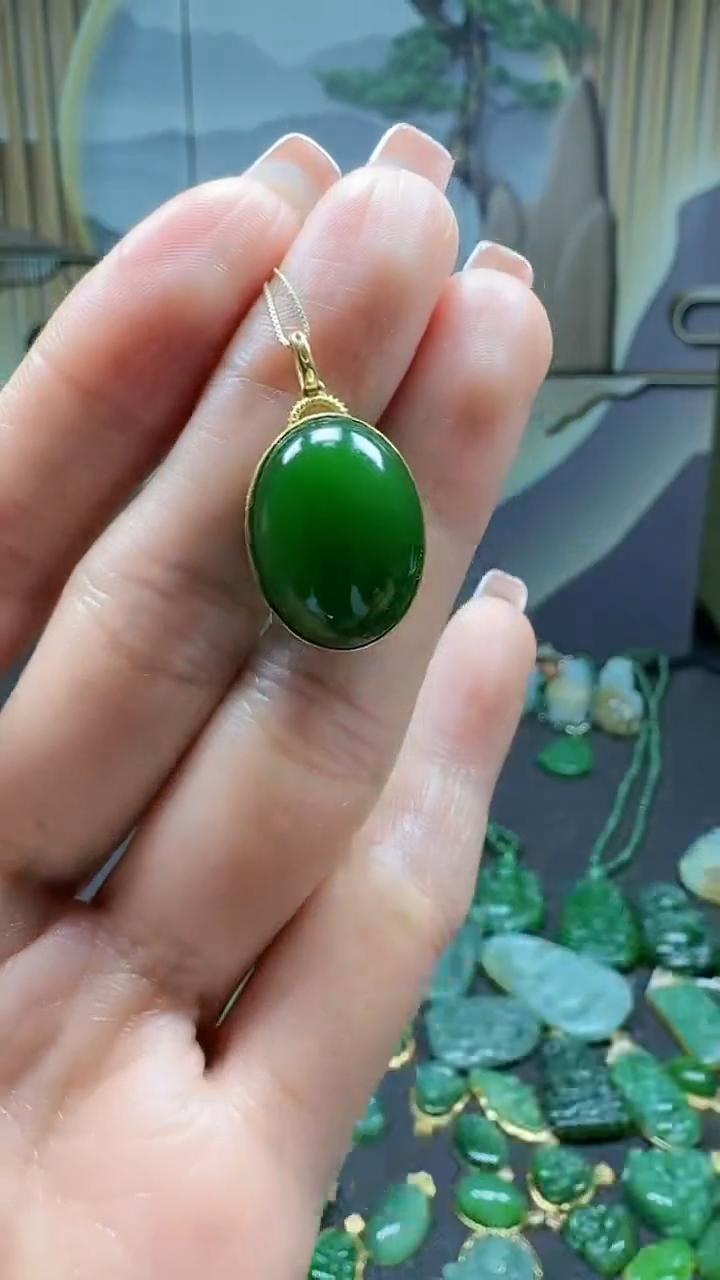 【闪购商品】和田玉挂件18K金镶嵌1