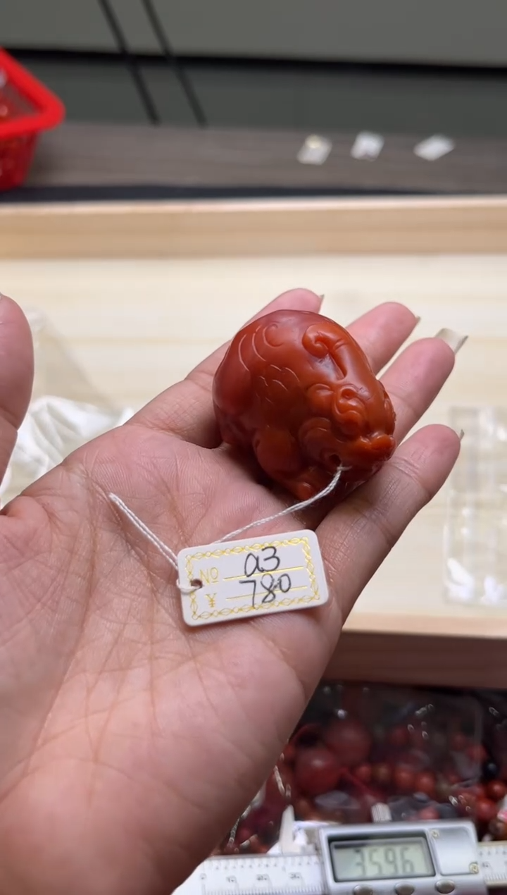 【闪购商品】南红玛瑙珠宝奇石合金a3