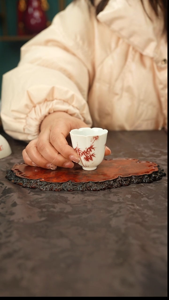 青花手绘山水主人杯