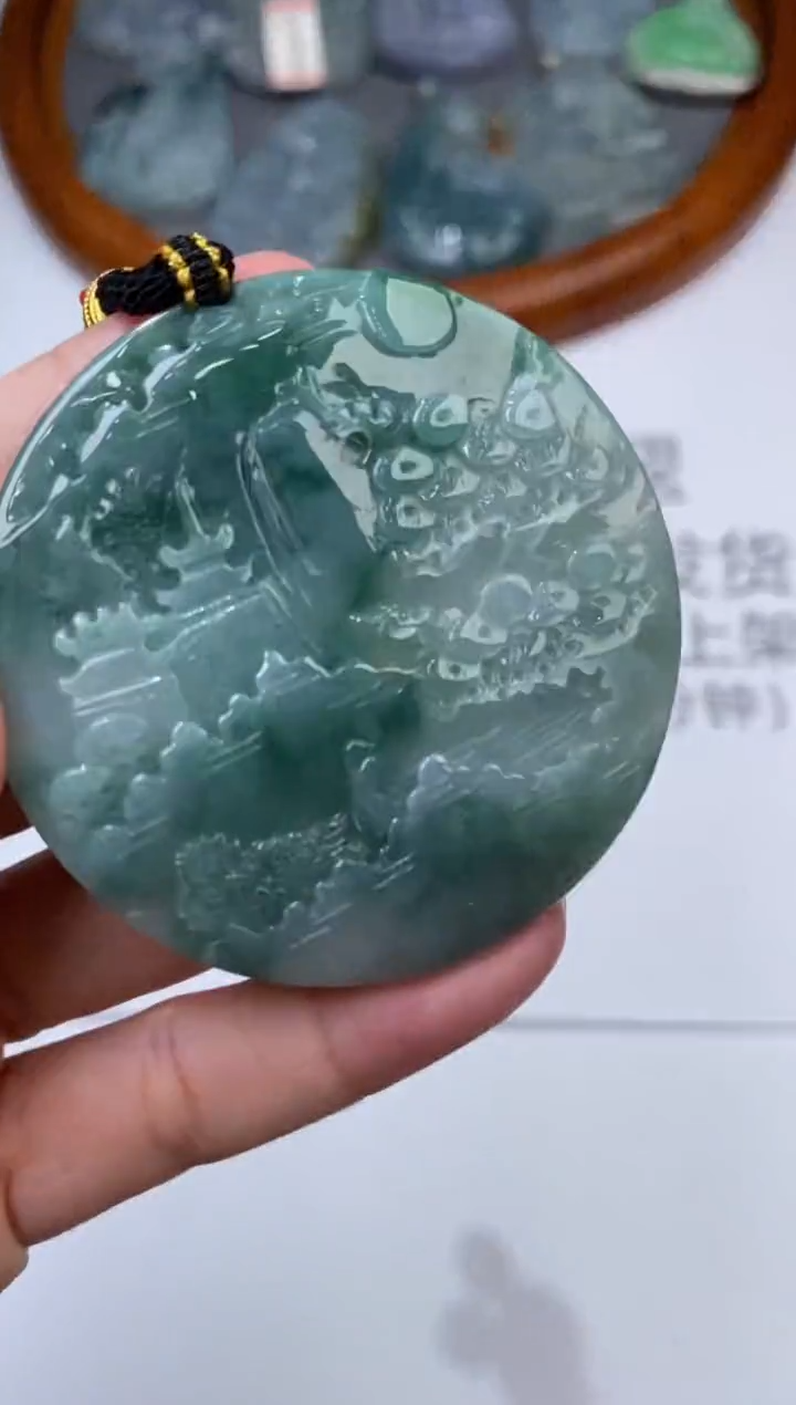 未镶嵌挂件翡翠304225       多人