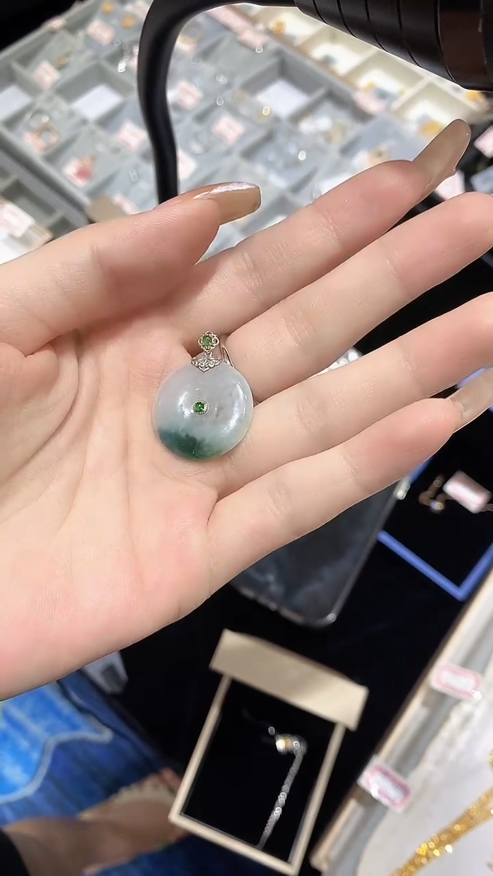 翡翠18K金镶嵌吊坠(不含链)吊坠（不含链）多样性发一