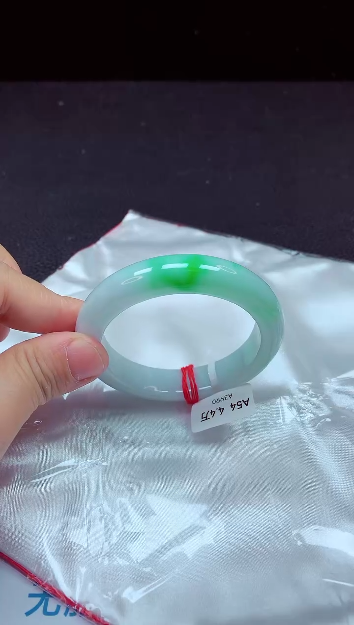 【闪购商品】翡翠手镯未镶嵌镯子54+