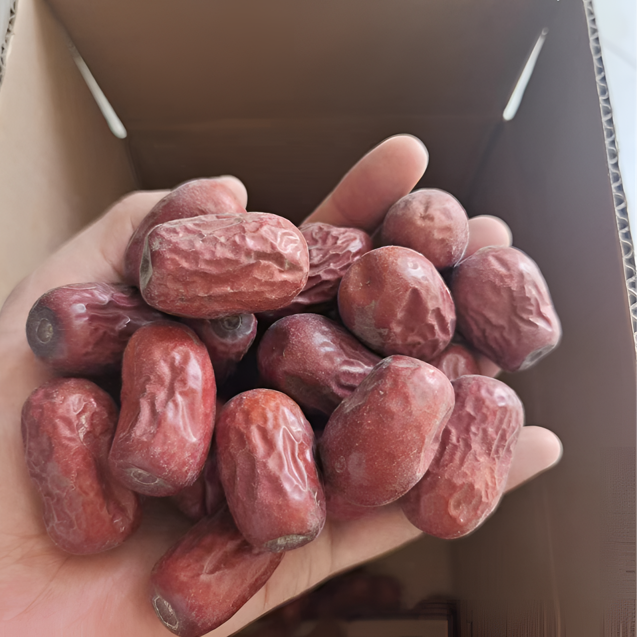 25年新疆和田大枣2～3级8到10成干（含有少量歪头无核）介意勿拍