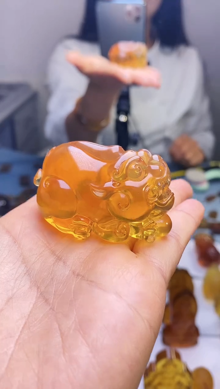 【闪购商品】琥珀吊坠(赠链)未镶嵌HP96-65（貔貅）