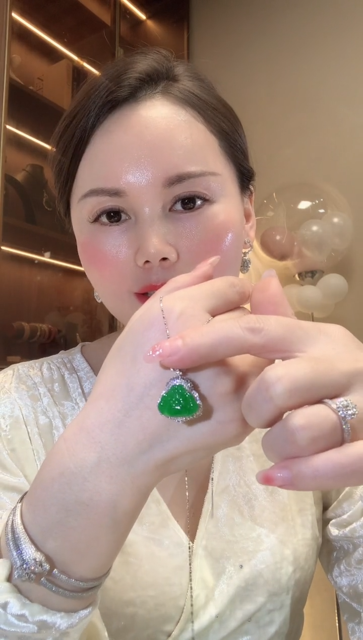 【闪购商品】翡翠吊坠(不含链)18K金镶嵌C11 