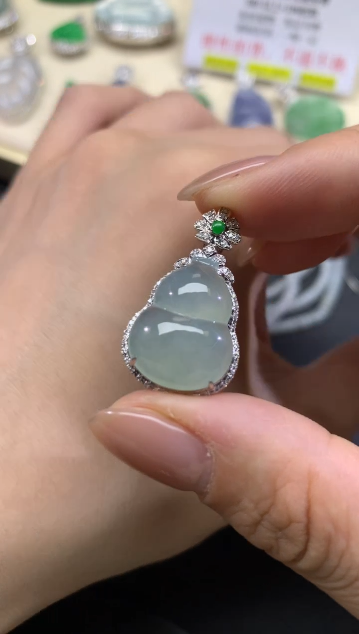 【闪购商品】翡翠吊坠(不含链)18K金镶嵌48