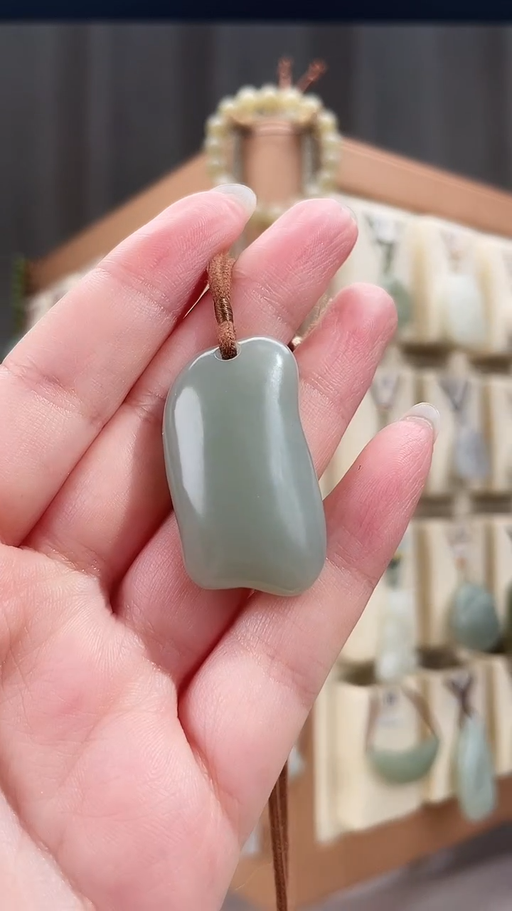 颈饰未镶嵌和田玉顺****i新疆且末料时来运转