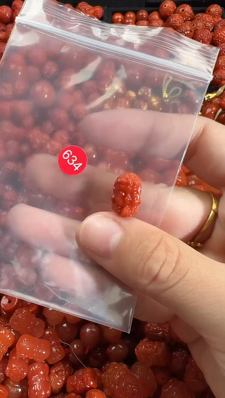 颈饰未镶嵌南红玛瑙1