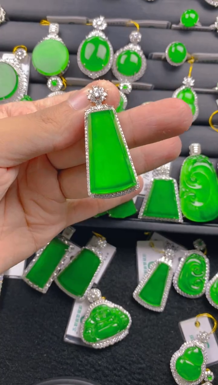 【闪购商品】翡翠颈饰银S925镶嵌11111111