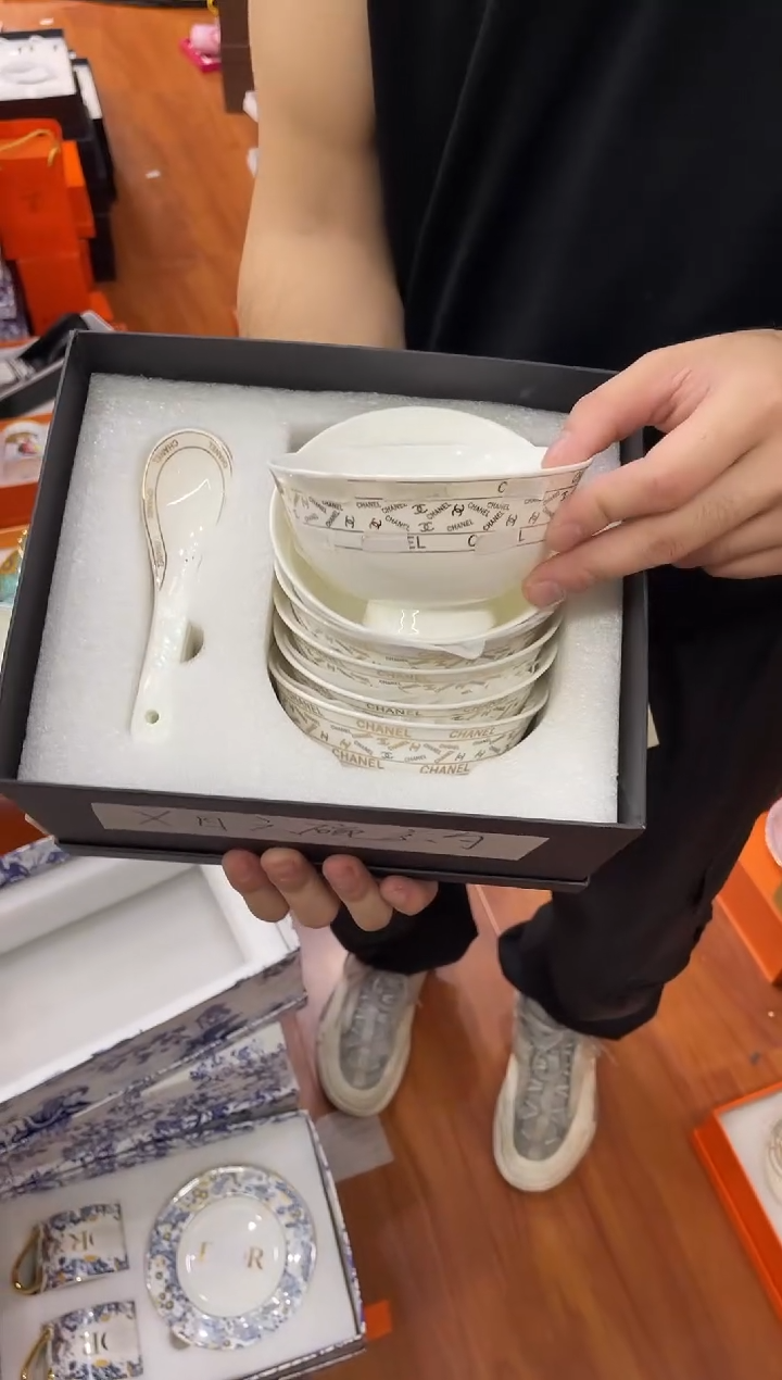 杯鸿辉家品牌瓷器，京东包邮！
