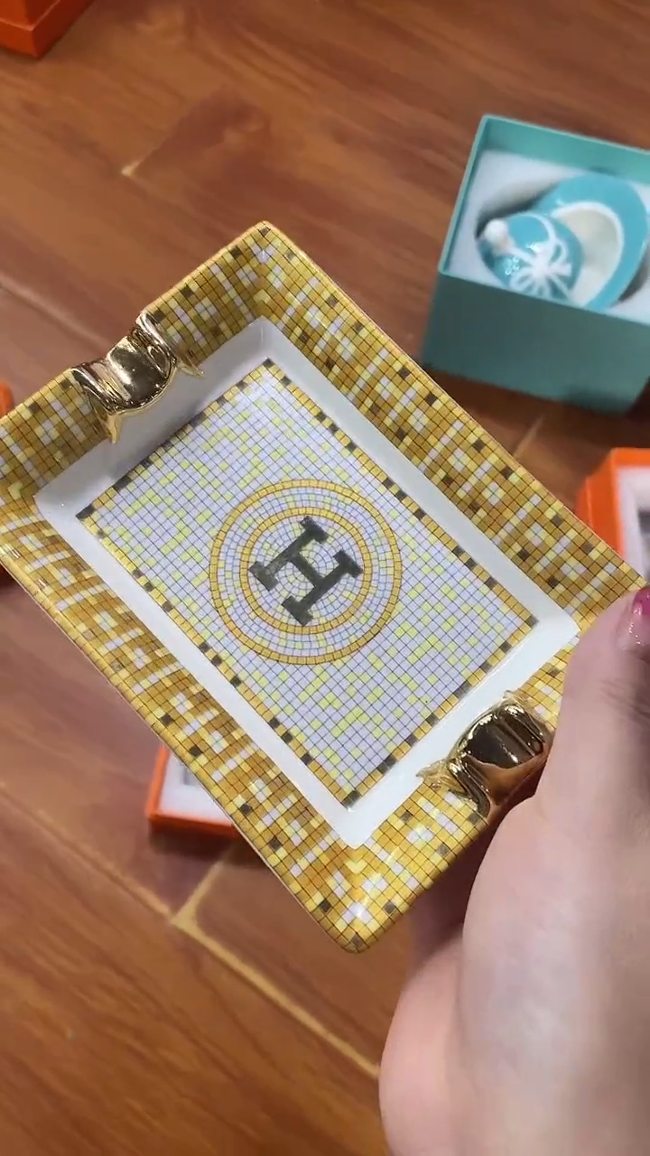 杯鸿辉家品牌瓷器，京东包邮！