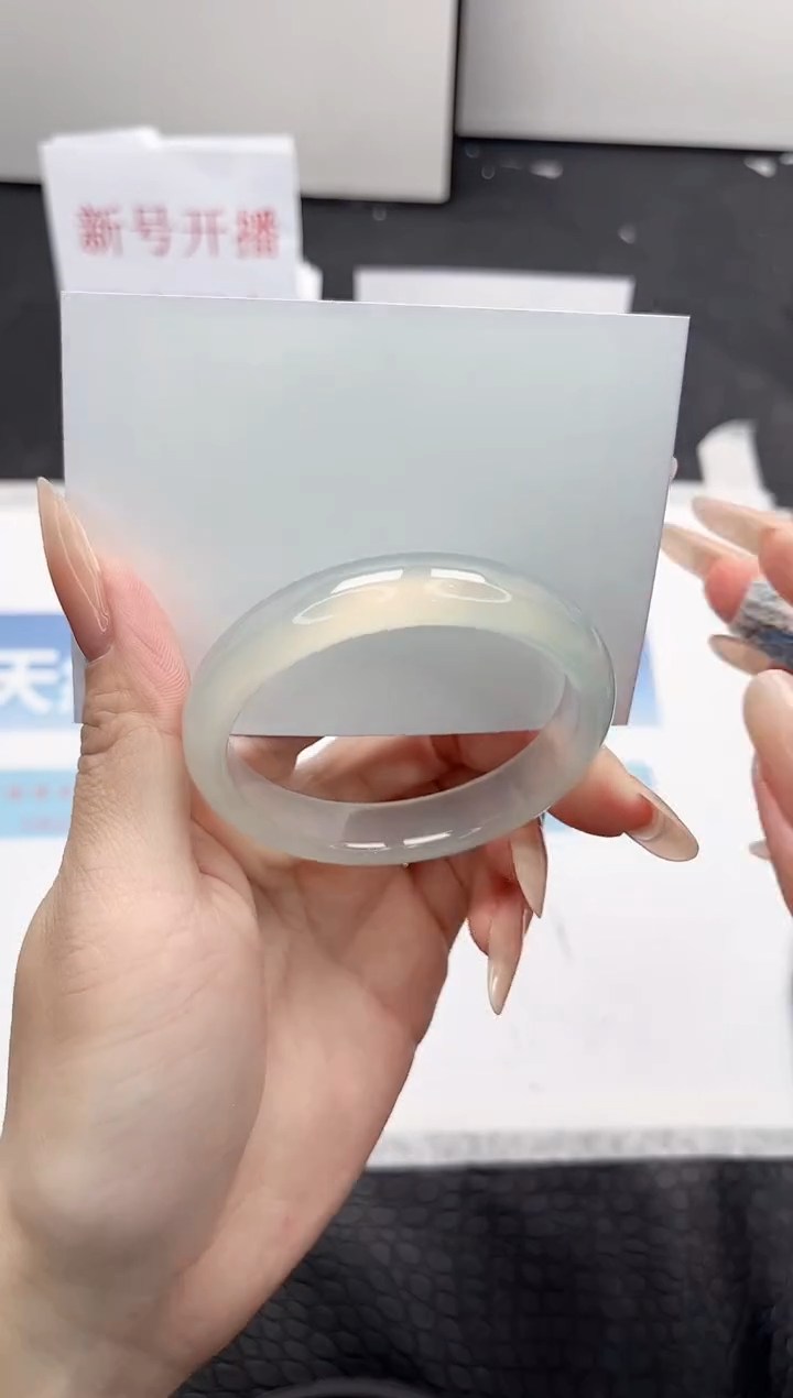 【闪购商品】石英质玉手镯未镶嵌42-52