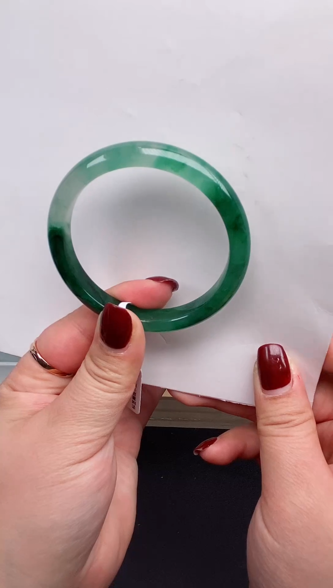 【闪购商品】石英质玉手镯未镶嵌天然非洲翠白底飘绿气质女款手镯12