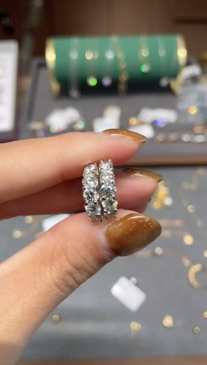 【闪购商品】钻石耳饰18K金镶嵌X钻石耳包