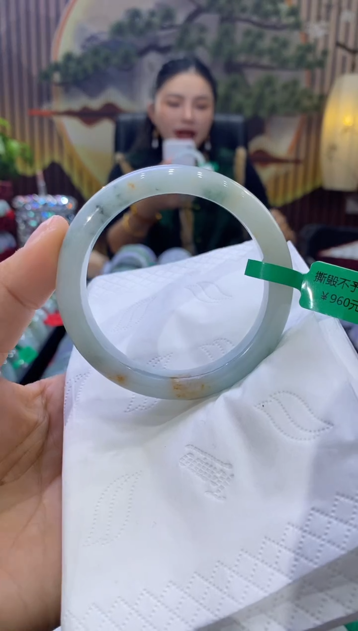 【闪购商品】翡翠手镯未镶嵌多人02456