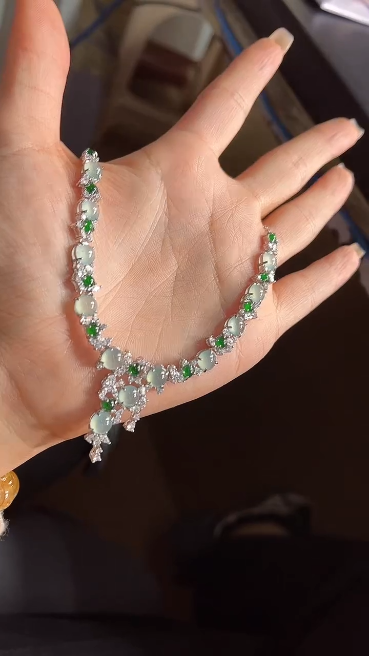 【闪购商品】翡翠颈饰未镶嵌100641548