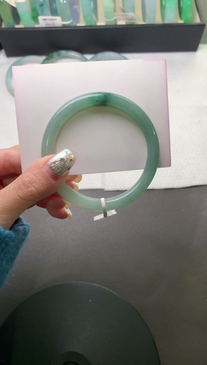 未镶嵌手镯（圆镯）翡翠54.7*7.3*7.3