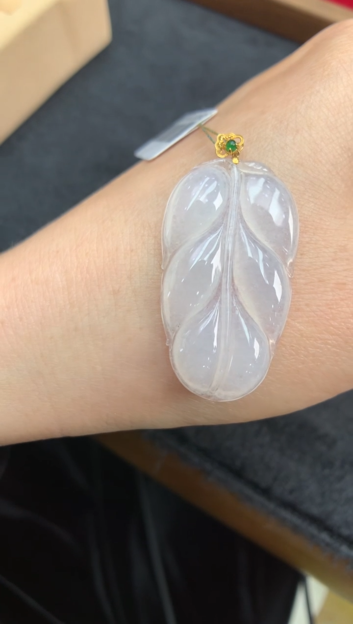 【闪购商品】翡翠颈饰18K金镶嵌叶子