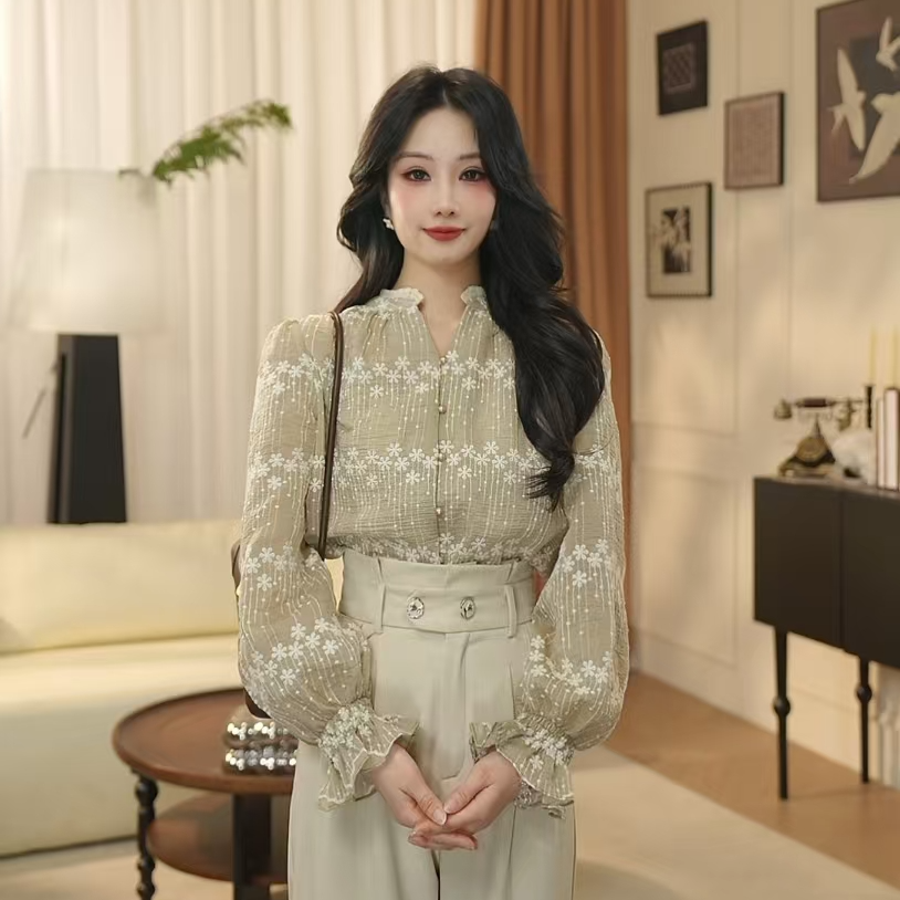 酒酒 气质百搭刺绣花镂空简约通勤衬衫Y4809