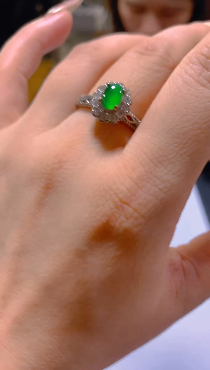 未镶嵌戒指翡翠多样性发一