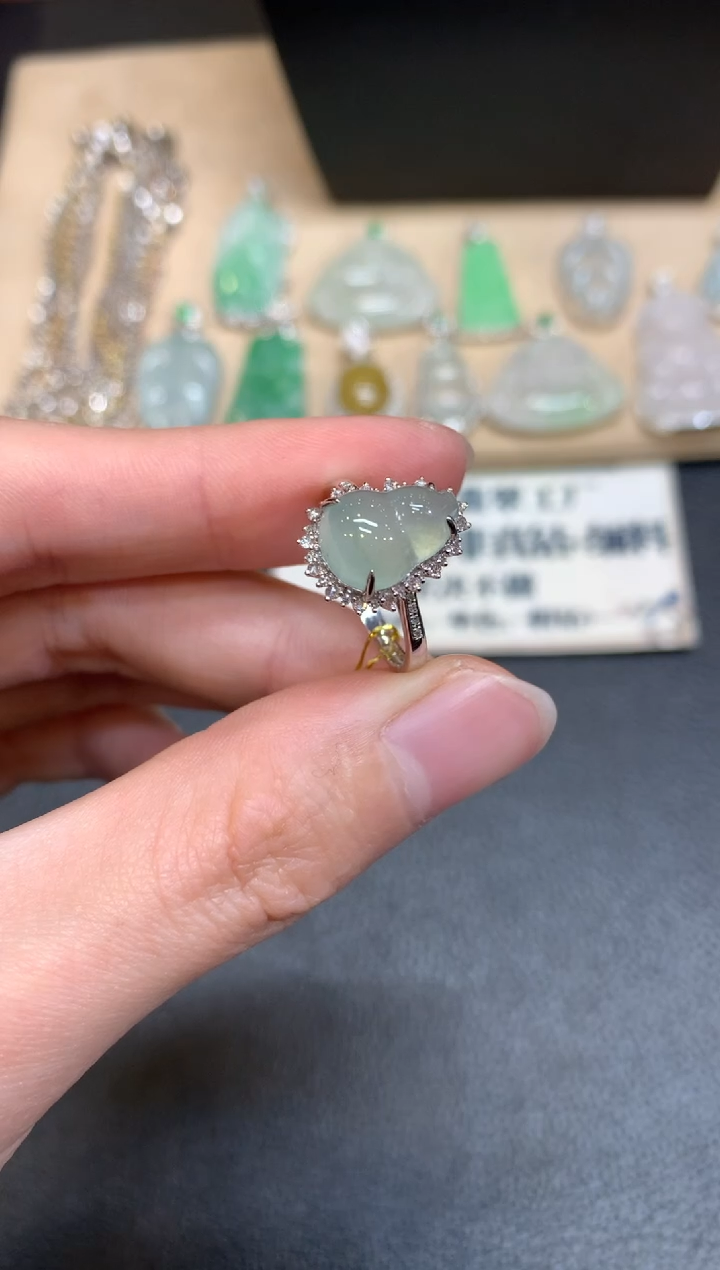 【闪购商品】翡翠戒指18K金镶嵌葫芦【无服务费】