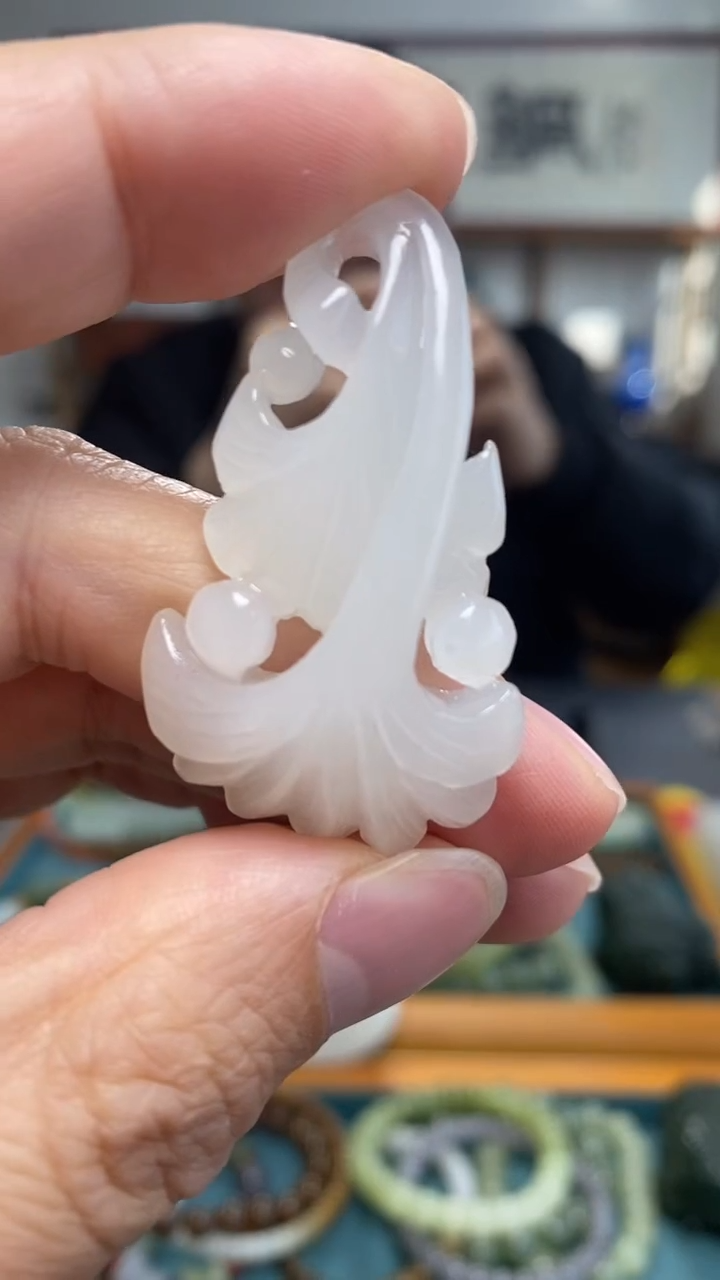 颈饰未镶嵌和田玉100