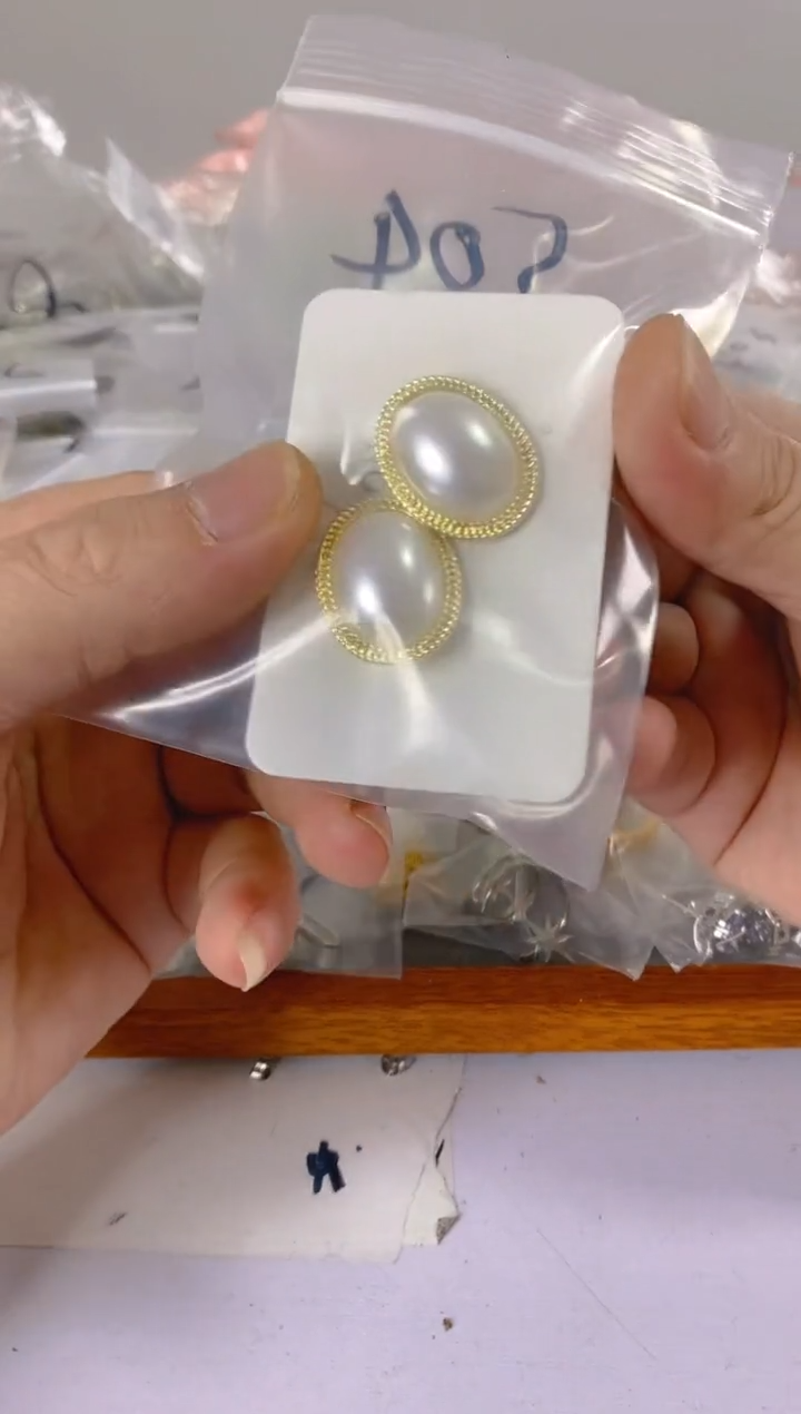 【闪购商品】水晶颈饰银S925镶嵌504红宝，蓝宝，多样性发一件赠链