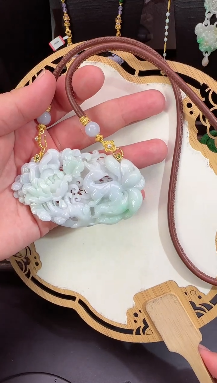 【闪购商品】翡翠颈饰未镶嵌拍照