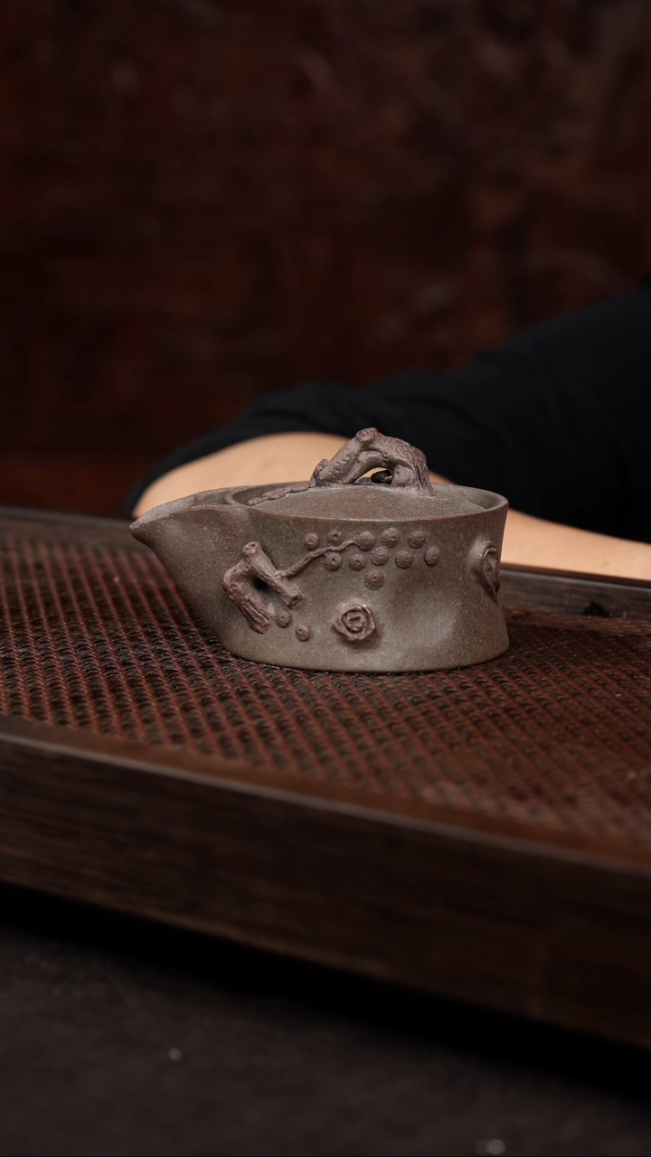 【闪购商品】紫砂茶壶岩中泥松桩宝瓶