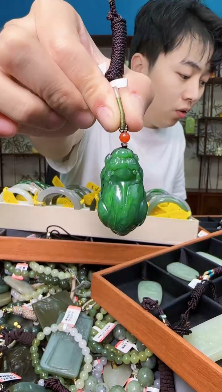 颈饰未镶嵌和田玉多样性发一