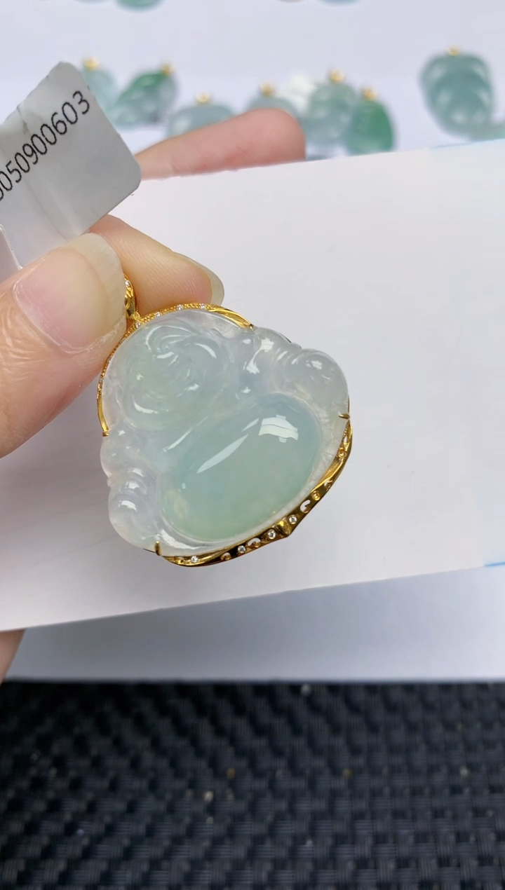 翡翠18K金镶嵌颈饰天然翡翠A货