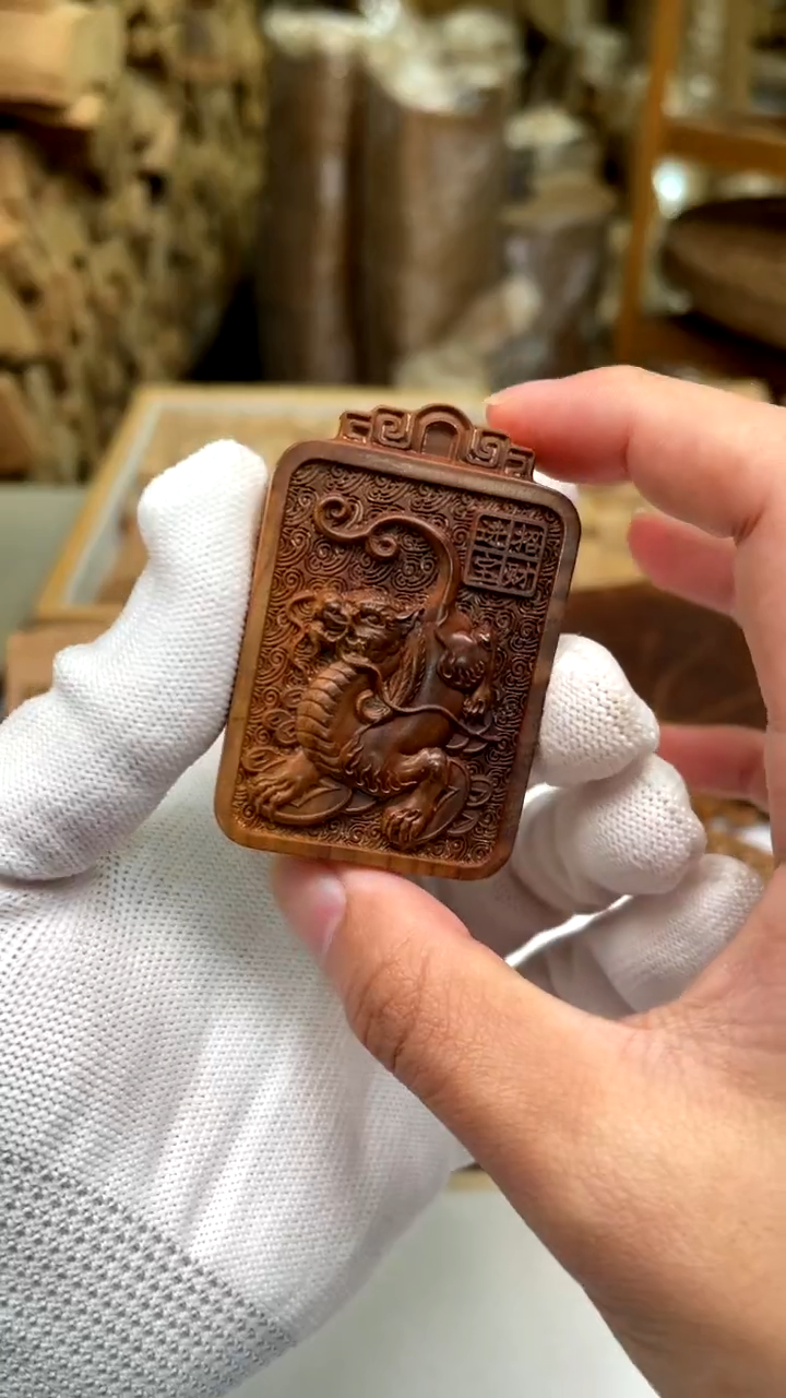 【闪购商品】檀香木其他横纹黑肉招财貔貅无事牌