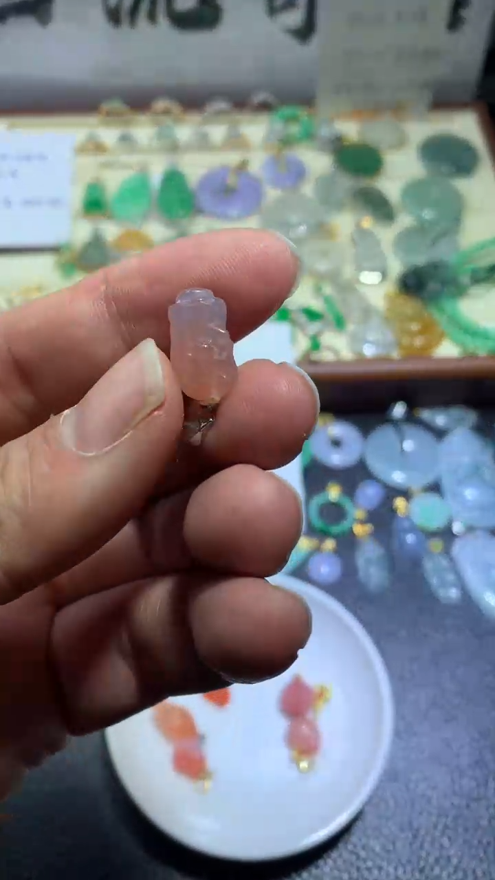 【闪购商品】南红玛瑙颈饰合金007南红吊坠