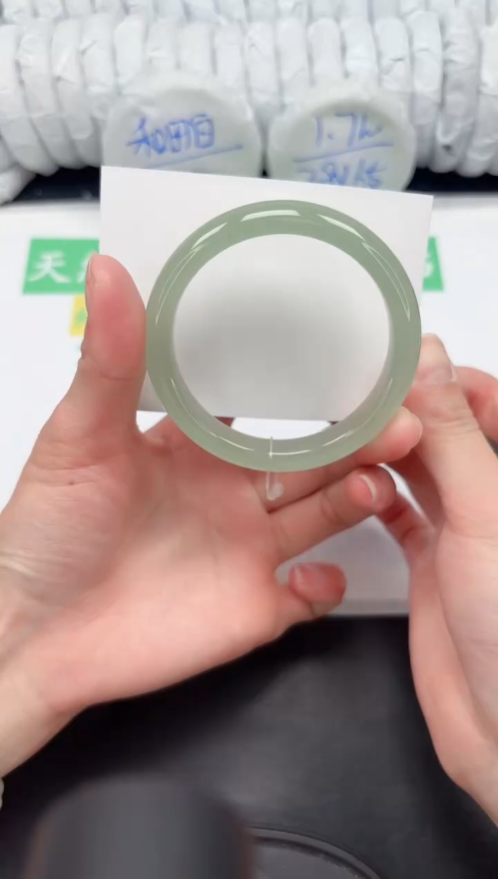 【闪购商品】石英质玉手镯未镶嵌65-57.2