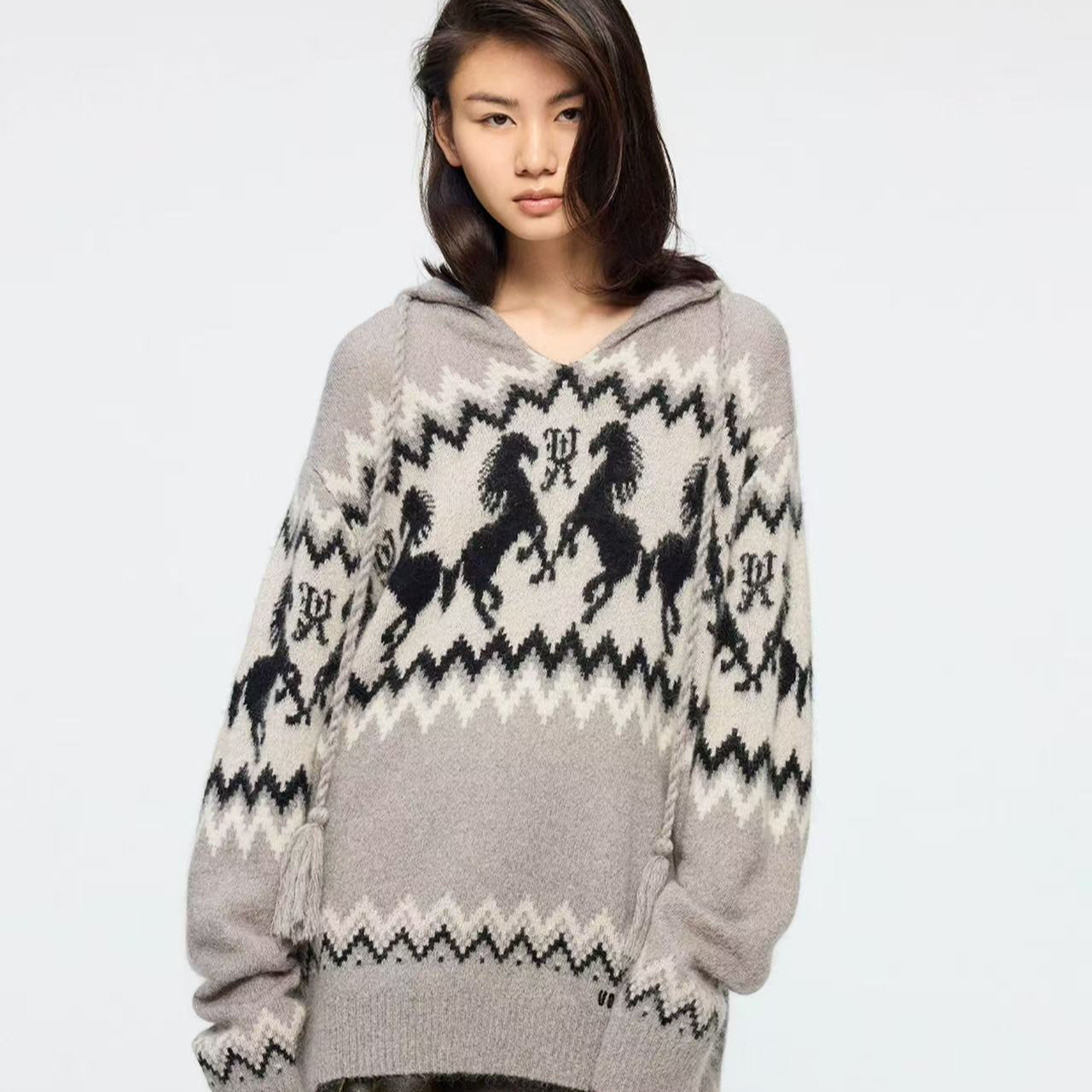 UOOYAA/乌丫26春季新款「奇幻嘉年华」马年限定费尔岛连帽毛衫2799