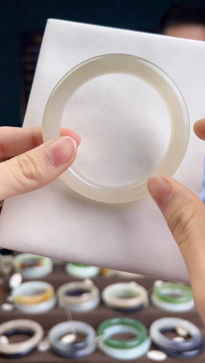 【闪购商品】和田玉手镯未镶嵌多样性发货 拍一单发一个56-57